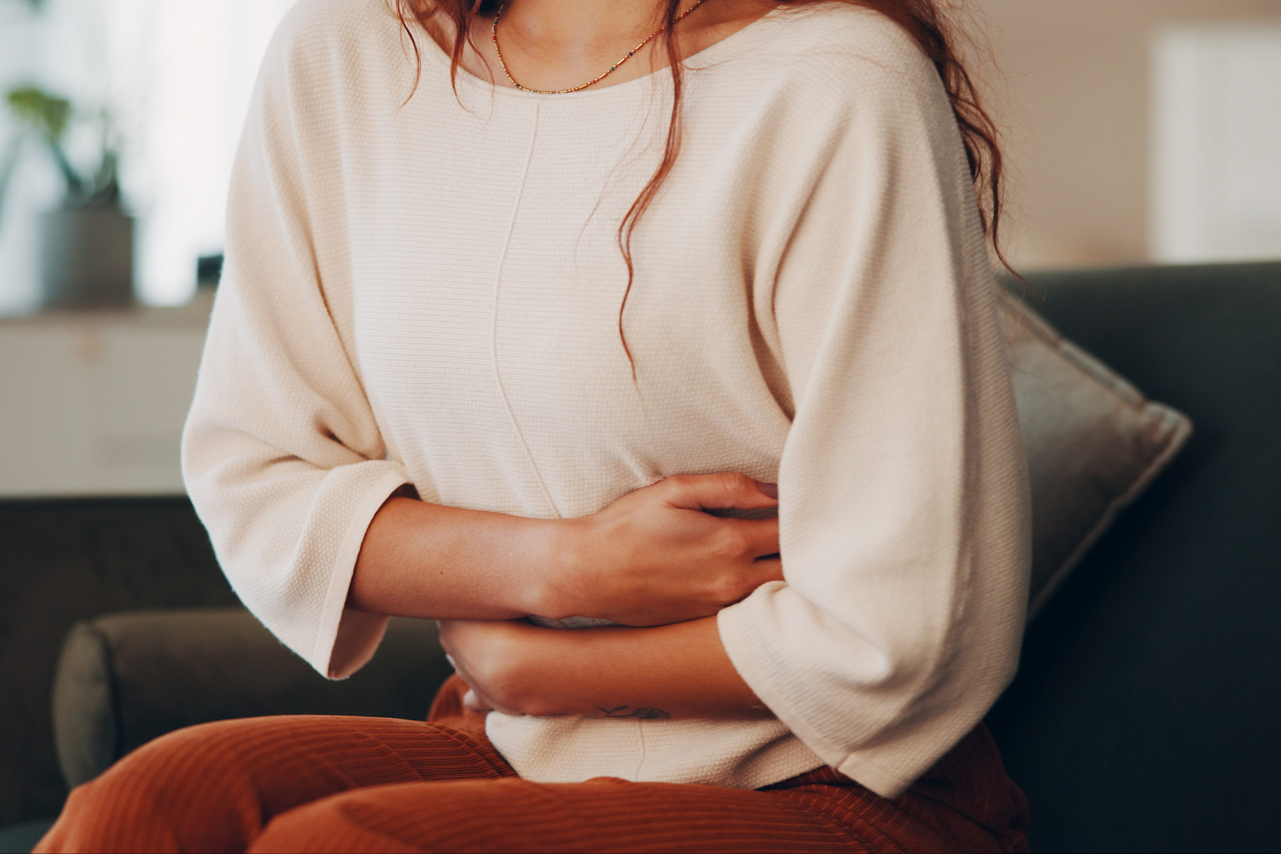 Napihnjen trebuh v menopavzi? To so najpogostejši vzroki (in rešitve)